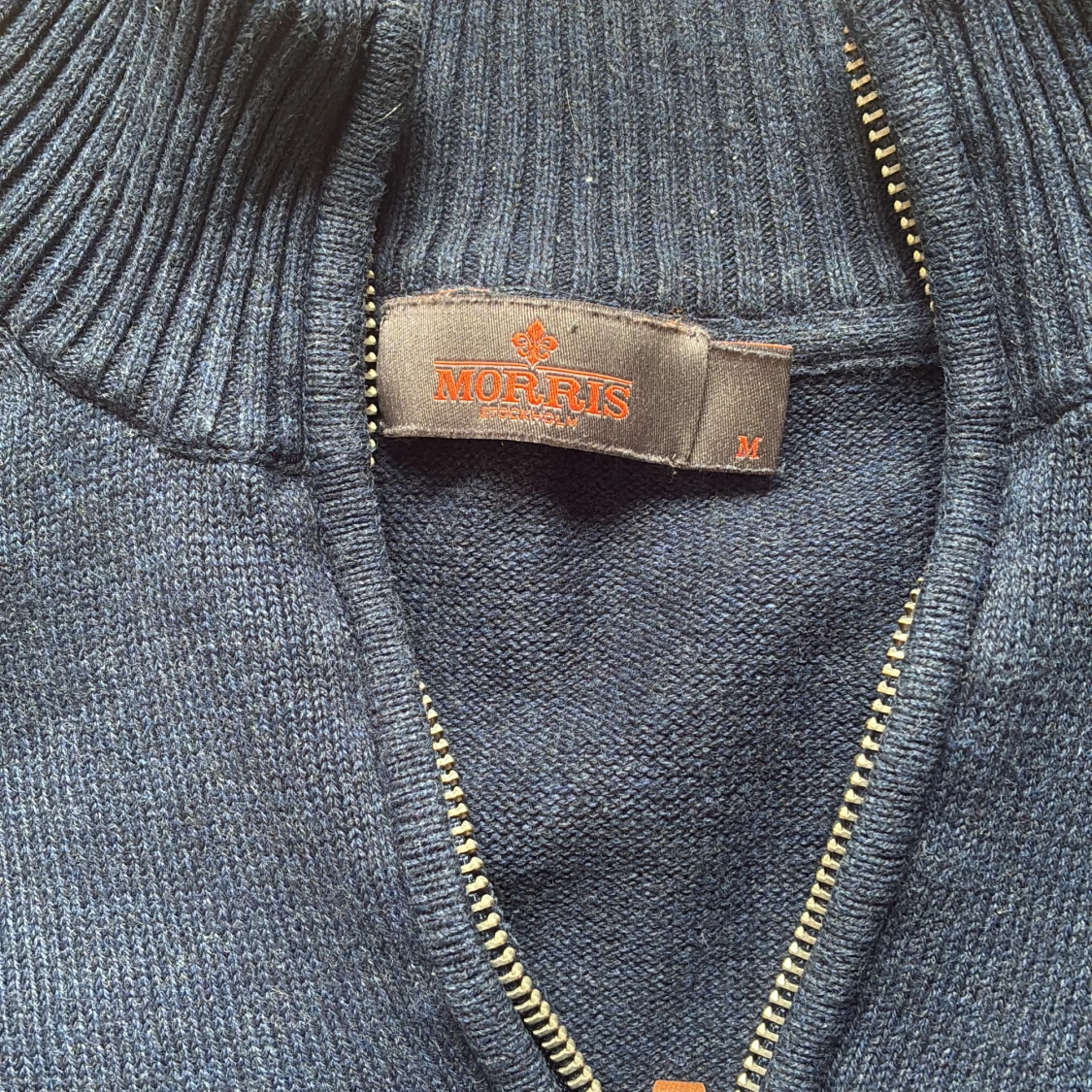 Mörkblå stickad halfzip från Morris - 1
