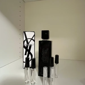 Yves Saint Laurent MYSLF Eau de Parfum - Ysl myself Eau de perfum 2ml och 5ml flaskor hör av er vid frågor men endast prov flaskor Mvh MWscent :)