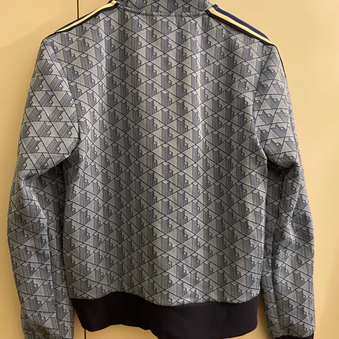 Blå mönstrad track jacket från Lacoste - 1