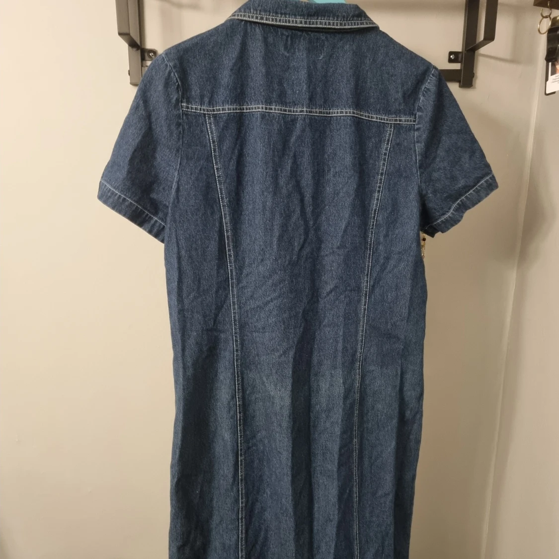 Jeansklänning med knappar från Cappuccini - 2