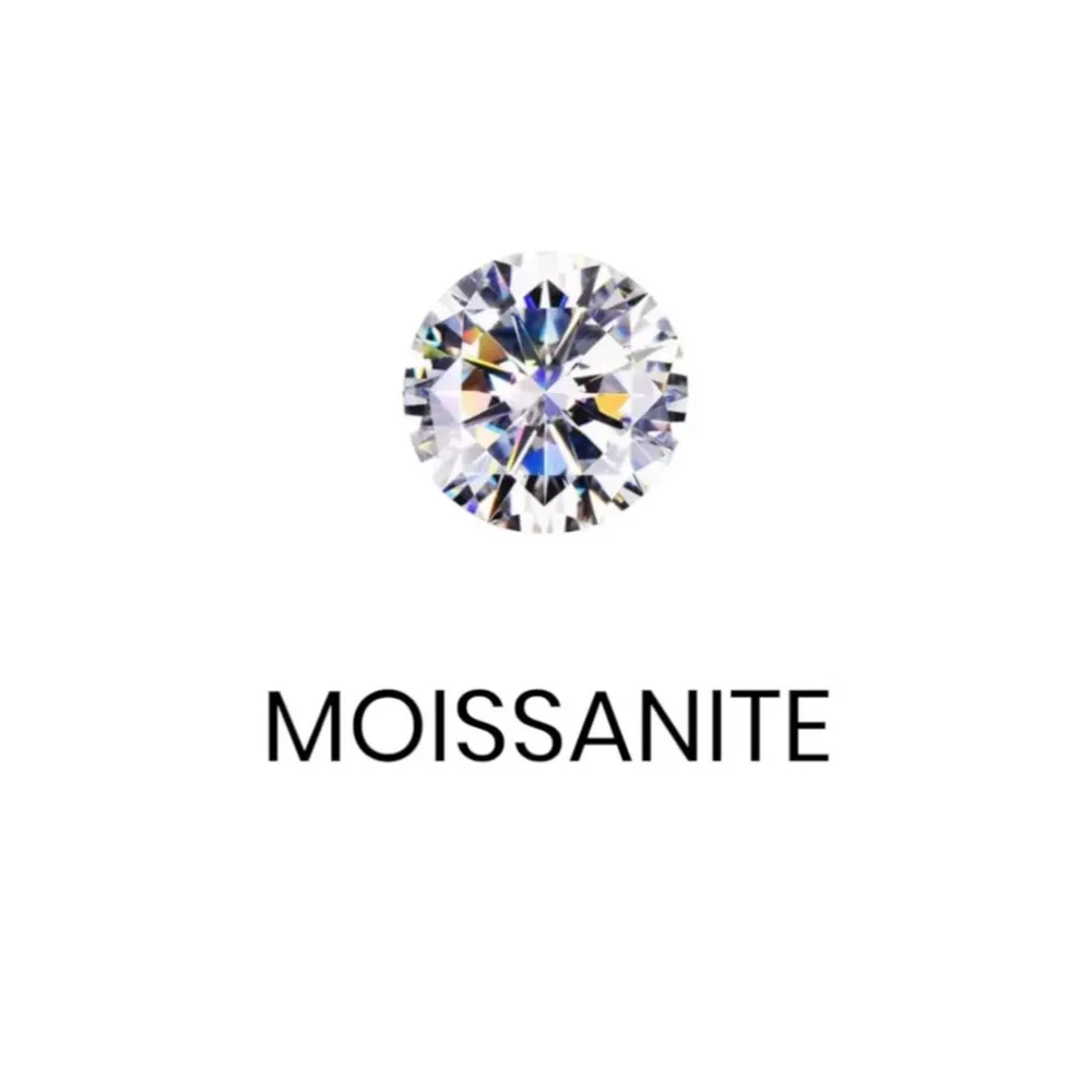 Handgjort exklusiv Tennis Armband Moissanite. Tillverkad av Silver S925. Armbandet har exklusiva Moissanite VVS stenar, dessa armband erbjuder en perfekt balans mellan stil och prestanda. Armbandet har även en elegant kistlås. Perfekt för att lysa upp din stil till nästa nivå. Armbandet är Unisex. Stenar: Moissanite VVS Material: Silver S925 Moissanite storlek: 2mm – 6.5mm Moissanite Hårdhet: 9,25 Mohs Stämpel: S925 Kistlås: Ja Certifikat: Ja 🚨PRISET VARIERAR PÅ VILKEN MM MAN VÄLJER🚨. Asusteet.