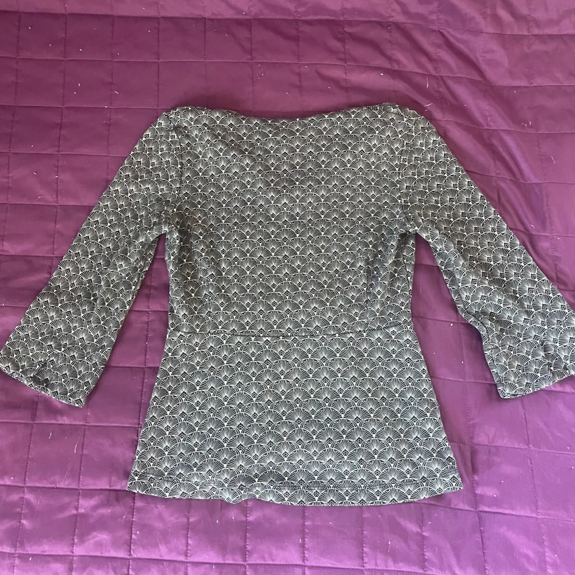 Mönstrad topp med trekvartsärm - 1