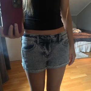 Blå jeansshorts från Hollister - Jeansshorts från hollister, w25 (passar s)🩷