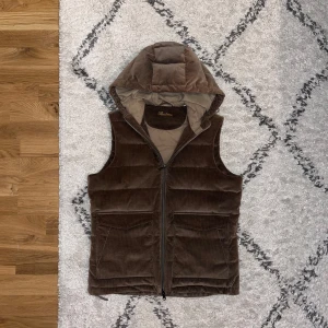 Stenströms väst  - Säljer nu mitt utan tvekan snyggast  plagg - Skick 9/10 - Size S - Nypris 5000 + kr - Skriv för mer frågor/bilder kings ⭐️