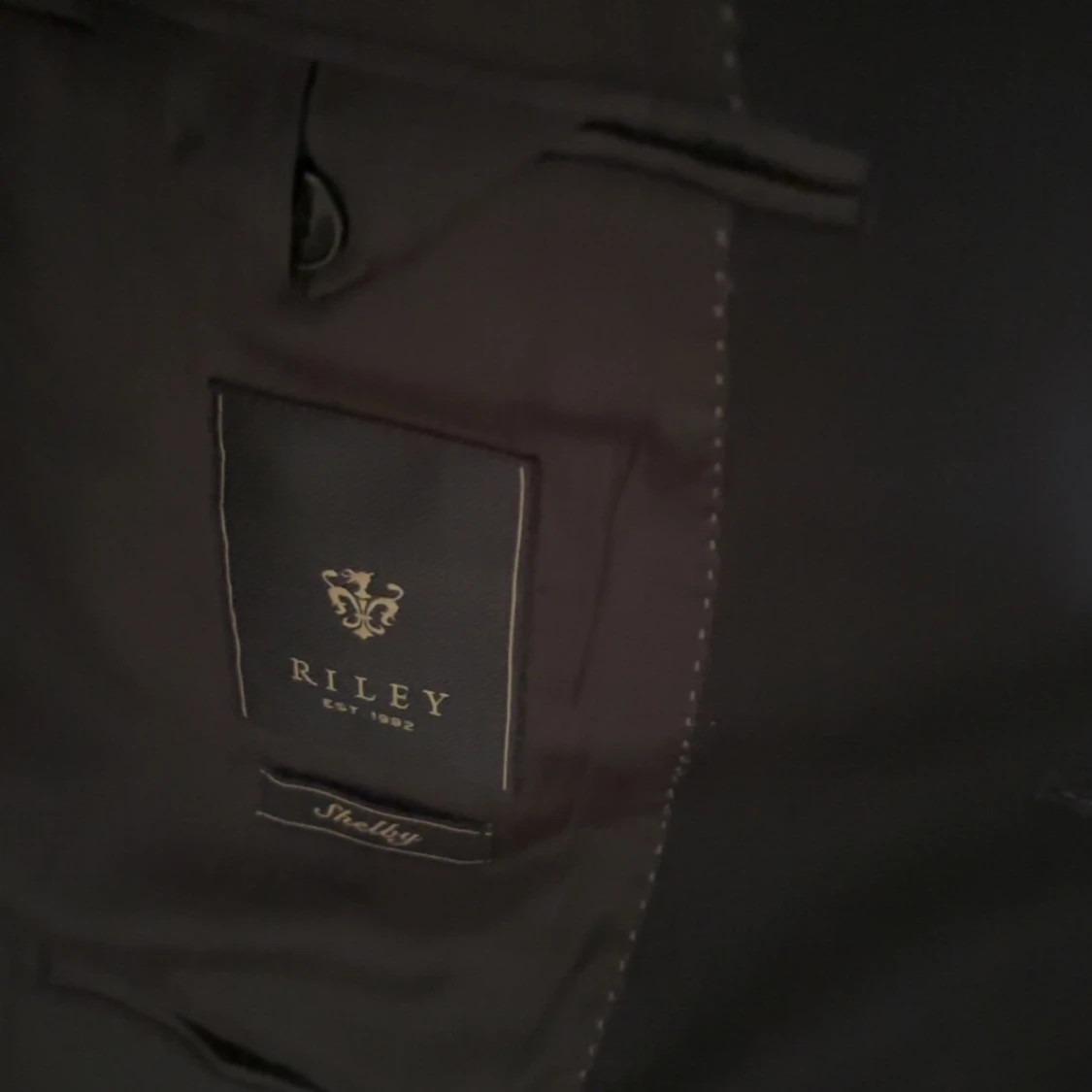 Mörkblå kavaj från Riley! - 2