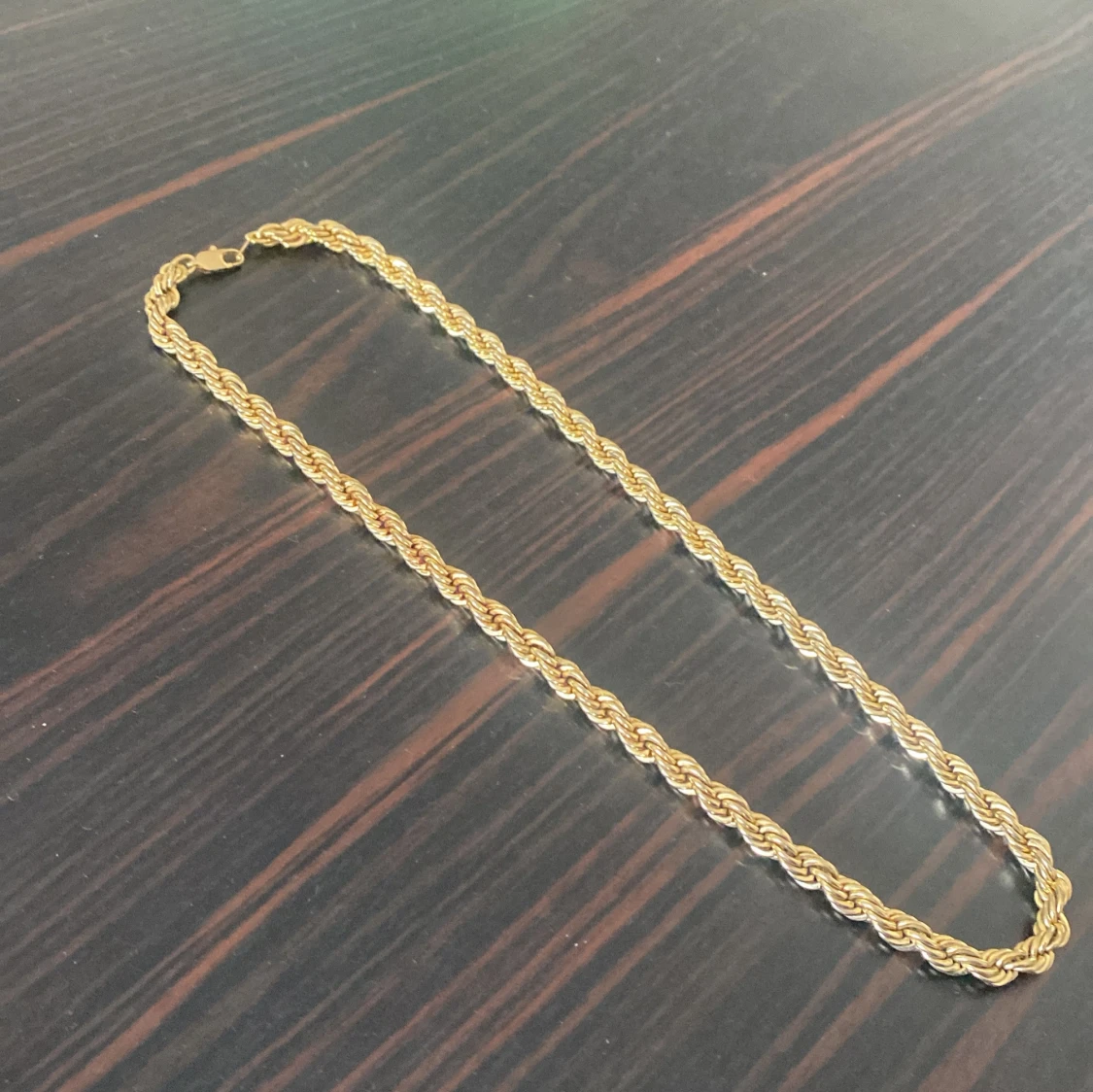 Guldhalsband med tvinnad design - 1