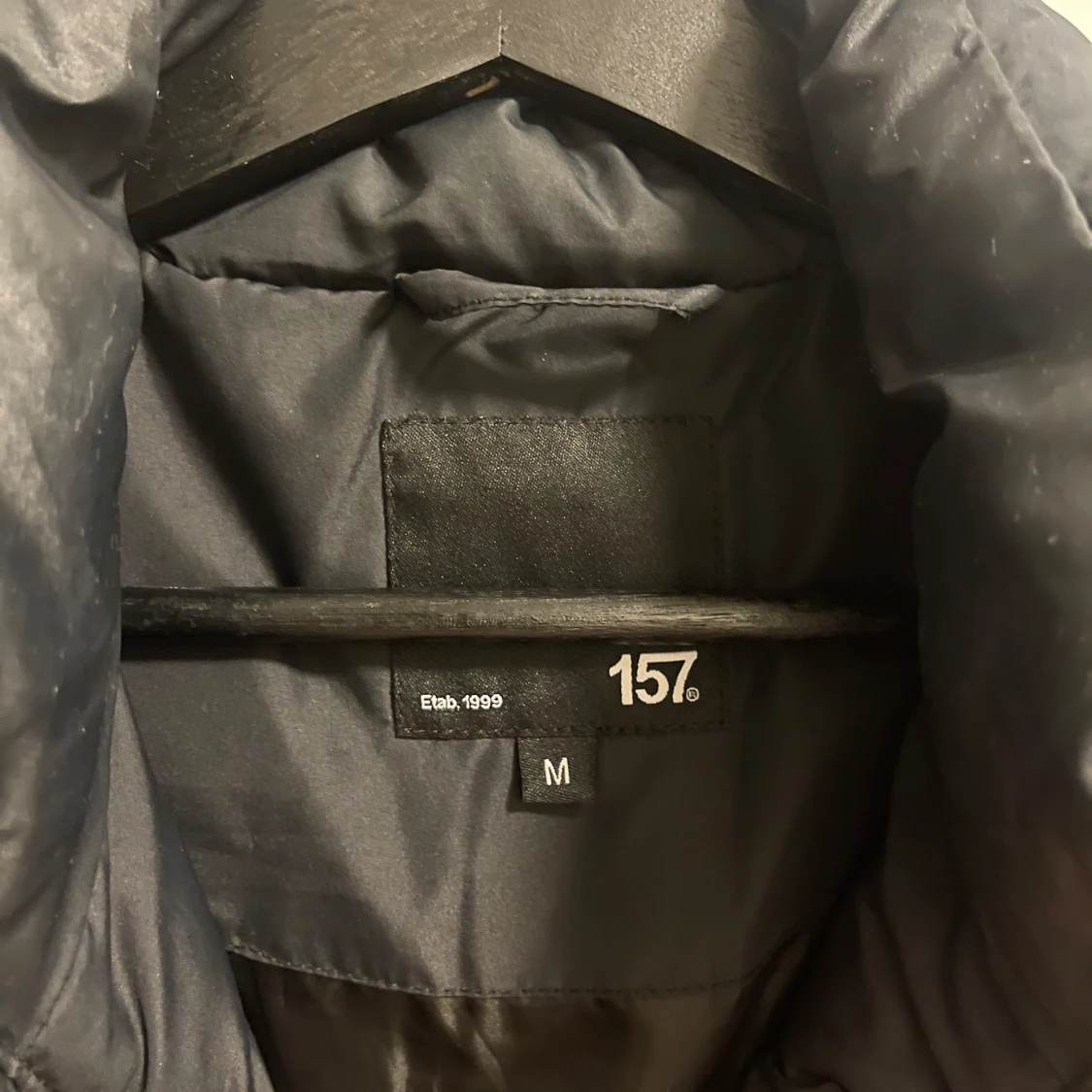 Svart dunväst från 157 - 2