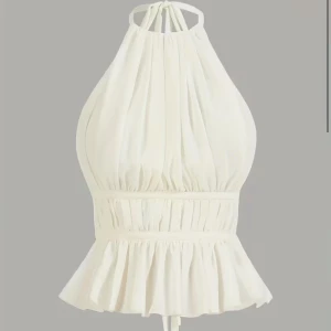 Vit topp - Fin vit/beige topp med öppen rygg