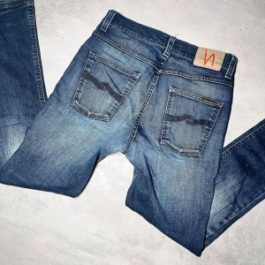 Nudie jeans  - Nudie jeans | Modell Lean Dean | Helt okej skick har blivit lagade | Storlek W29 L32. 