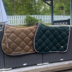 Gröna schabraket från PS of Sweden  - Säljer det gröna schabraket på bilden från PS of Sweden, schabraket är använt men ändå i väldigt bra skick!!😍Nypris 800 mitt pris 250kr