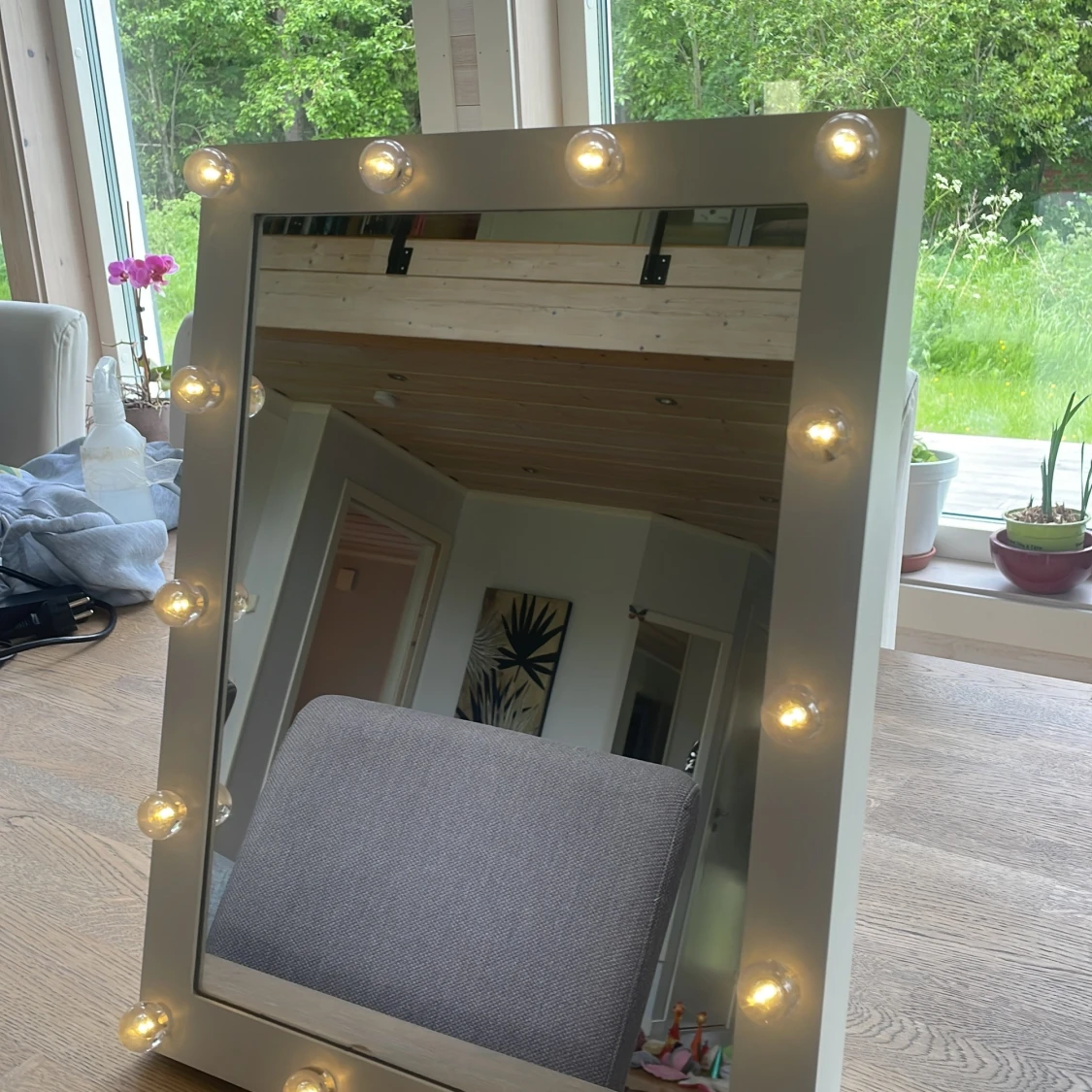 Sminkspegel med LED-lampor - 1