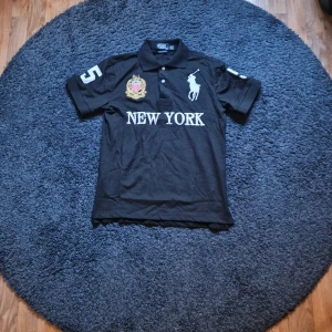 "New York" Polo Ralph Lauren - Storlek S för liten för mig skickar dagen du köper + kan gå ner i pris vid 2 köp eller snabb köp 