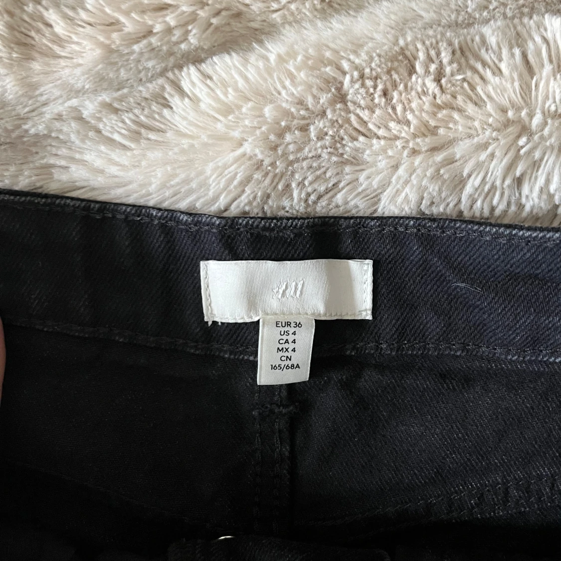 Svarta jeansshorts från H&M - 2