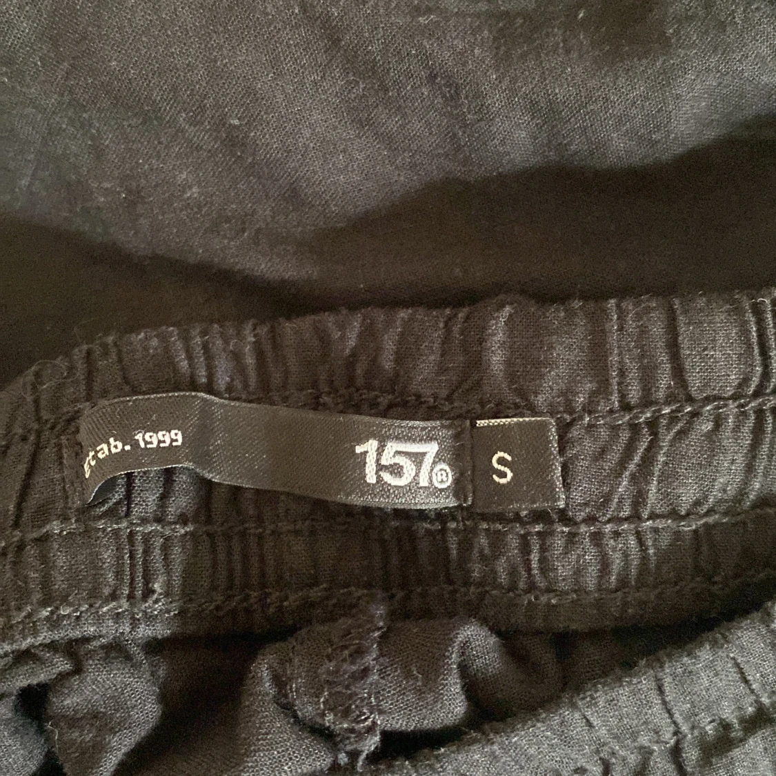 Svarta linnebyxor med resårmidja - 4