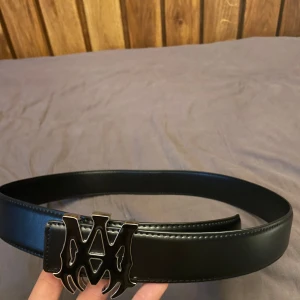 Amiri bälte  - Mycket fint strl 105