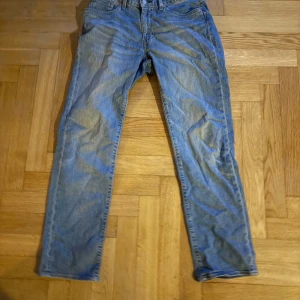 Levis 514 jeans  - Levis 514 jeans i ett bra skick. Strl w32 L32