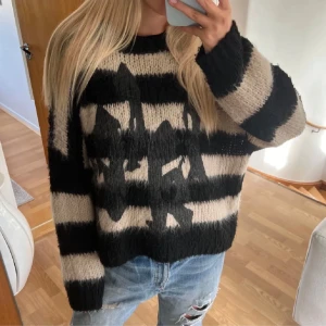 Racer Worldwide  - Stickad tröja från Racer worldwide i storlek L men passar s-m! Så cool