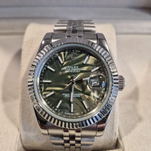 Klocka datejust automatisk  - Helt ny 36mm datejust med box 