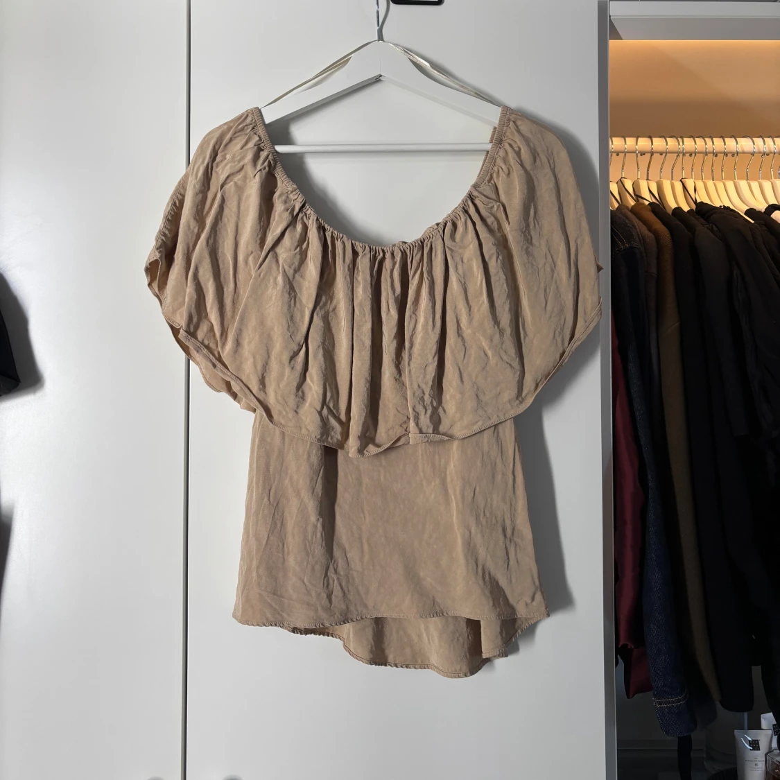 Beige offshoulder topp - 2
