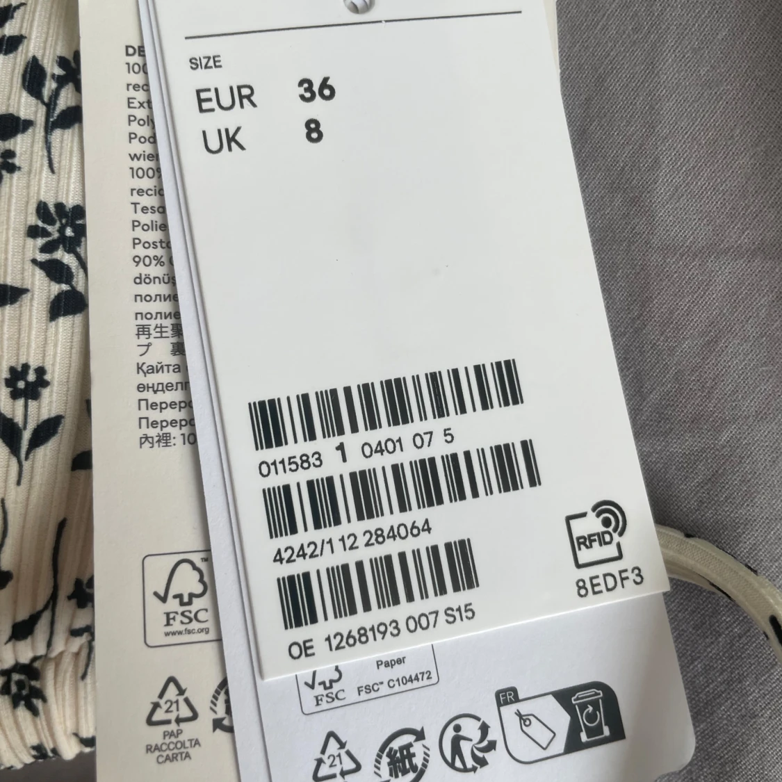 Vit blommig bikiniöverdel från H&M - 2