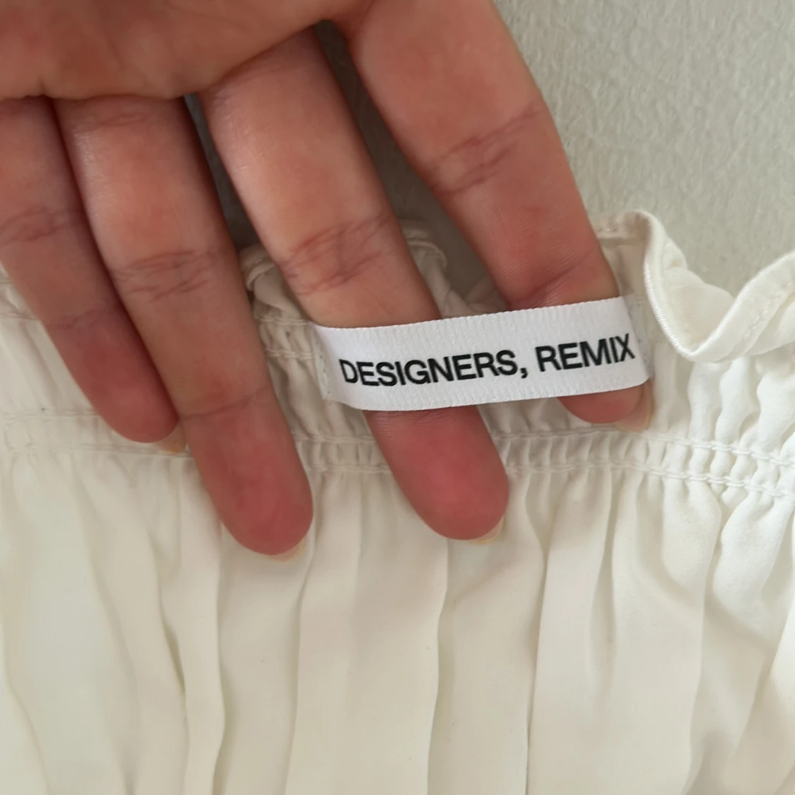 Vit croppad linnetopp från Designers Remix - 2