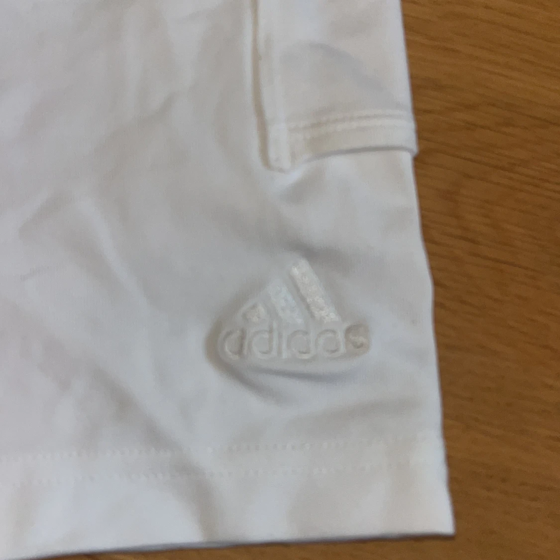 Vita träningsshorts från Adidas - 2