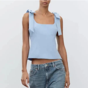 SÖKER blå topp från Zara - SÖKER!!! Söker denna jättefina blåa topp från Zara❣️ hör av er till mig om ni har en liknande eller likadan❣️ helst i storlek XS eller S❣️