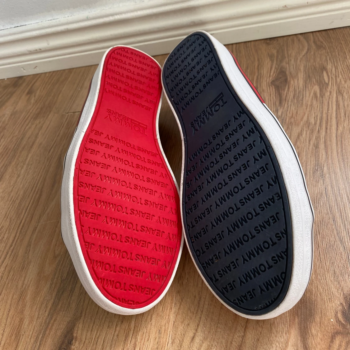 Marinblå sneakers från Tommy Jeans - 2