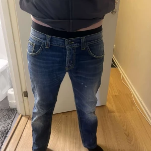 DonDup Jeans - Använda 5-6 ggr, mycket bra skick. Köpta för 3800 kr. L31!