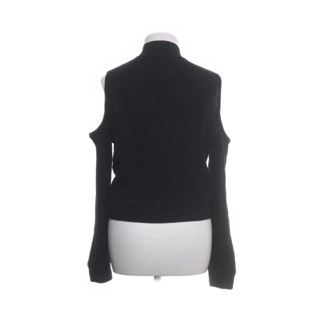 Svart stickad tröja med öppna axlar - 1