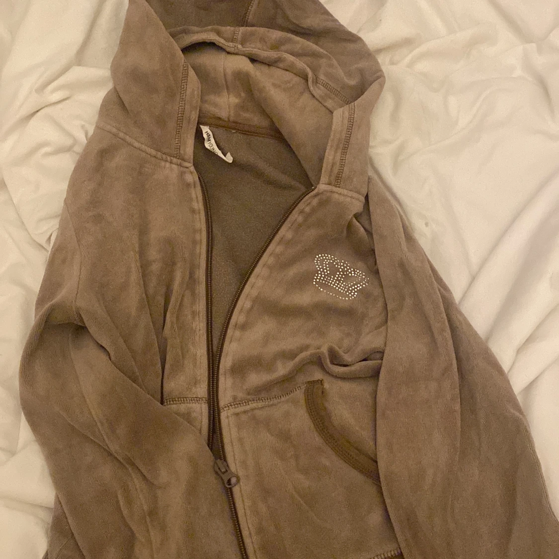 Brun hoodie med dragkedja från H&M Young