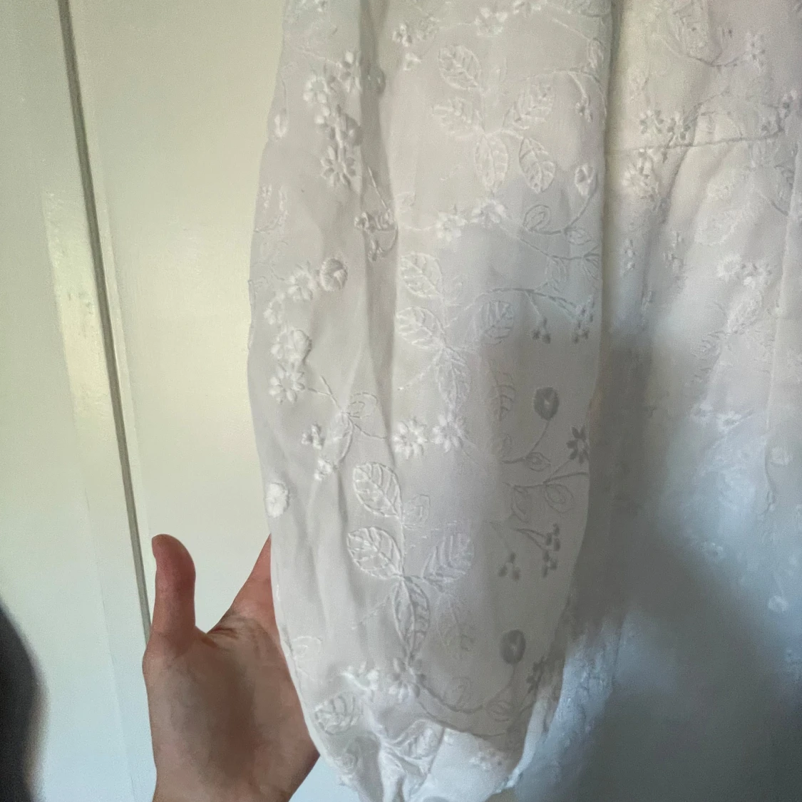 Vit kläning  - 2