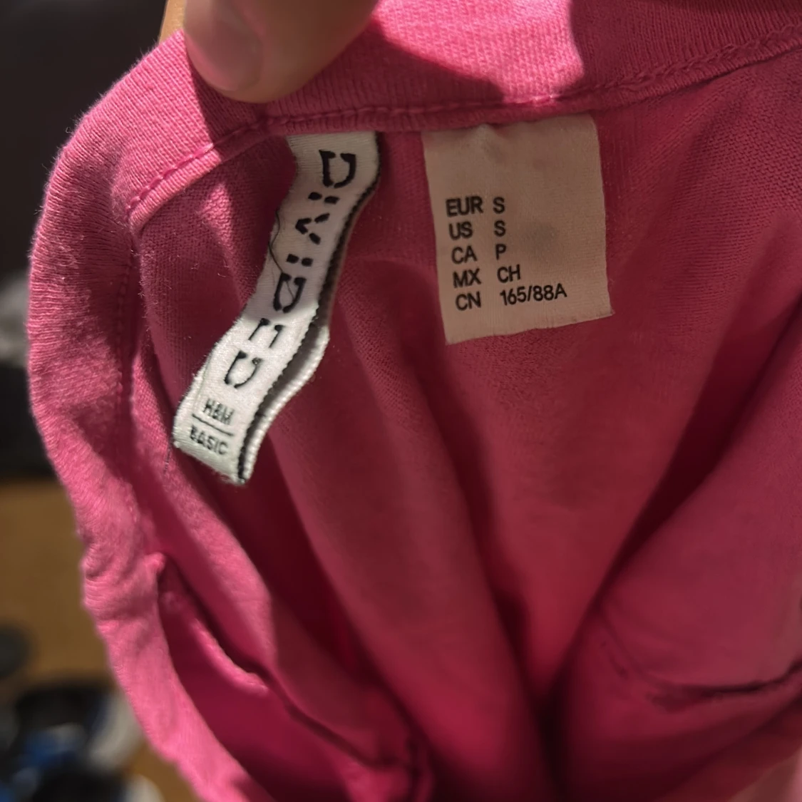 Rosa croppad t-shirt från Divided - 2