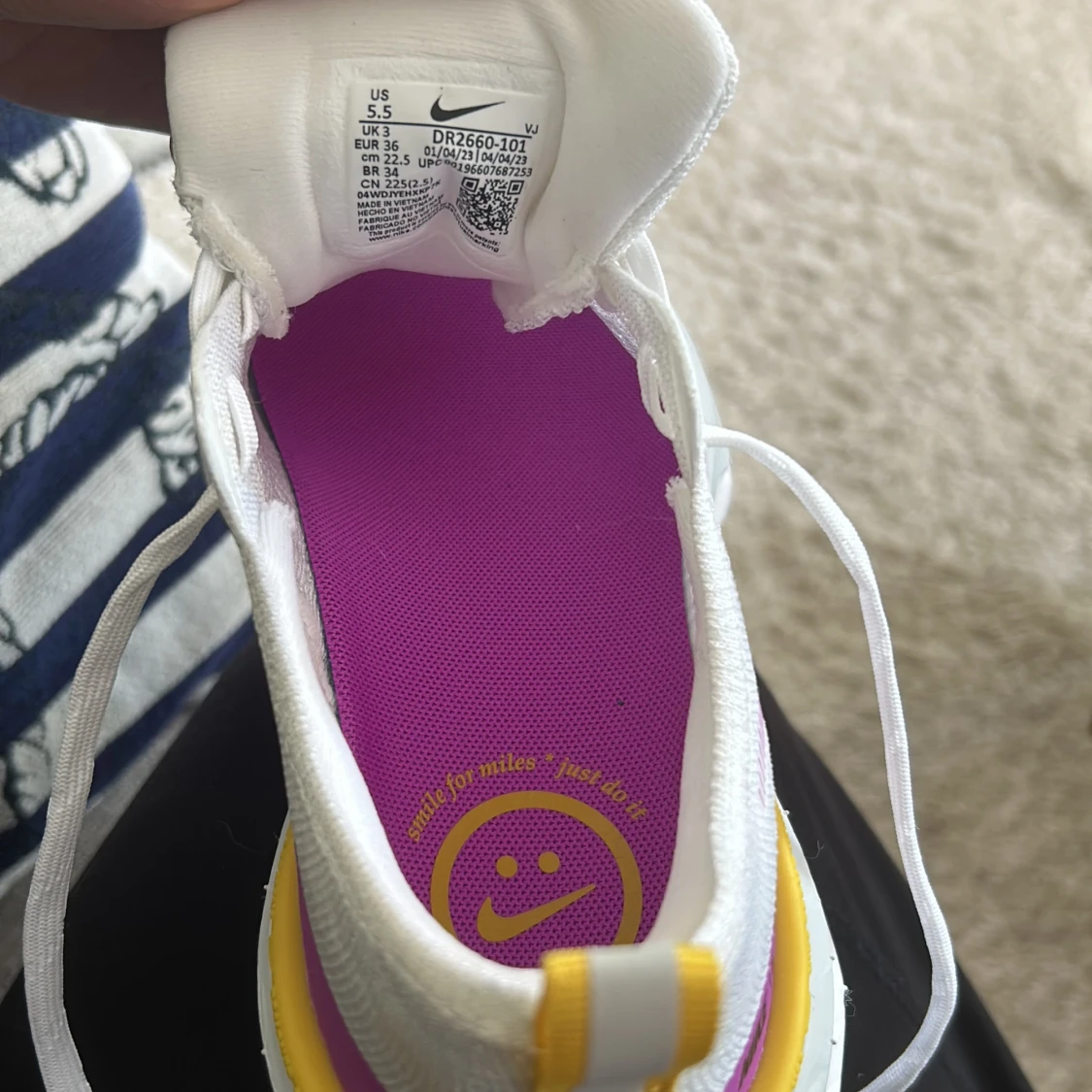 Nike Invincible Run 3 i vitt och lila - 2