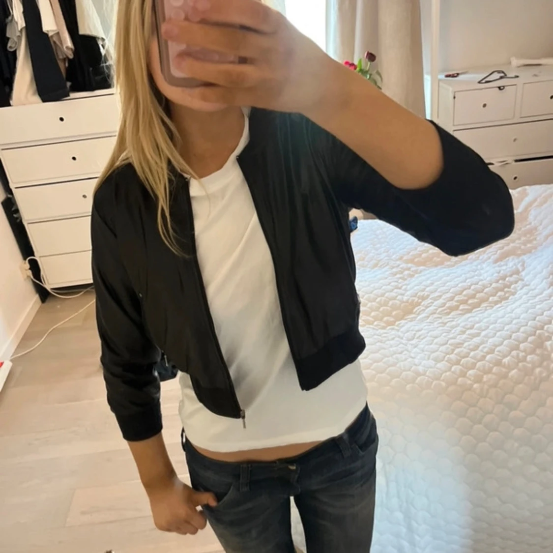 Svart croppad bomberjacka - 2