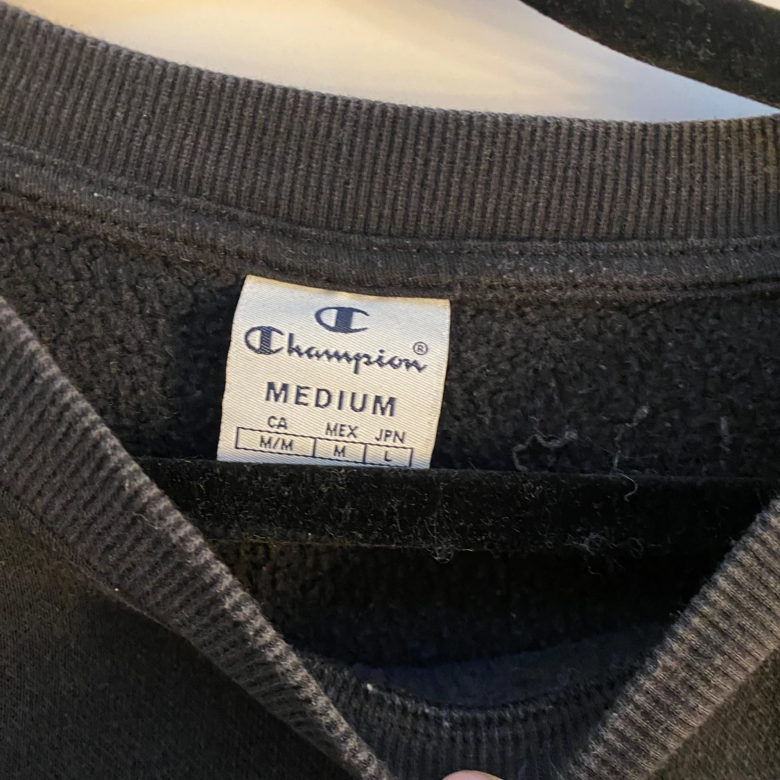 Svart sweatshirt från Champion - 2