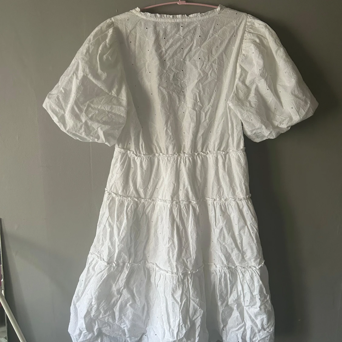 Vit broderad sommarklänning S - 1