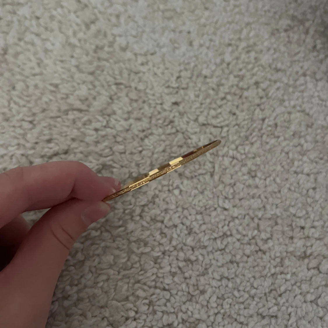 Tunt guldigt armband - 1