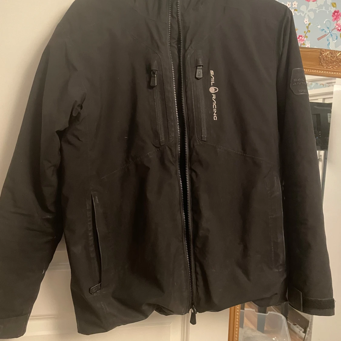 Svart Sail Racing jacka