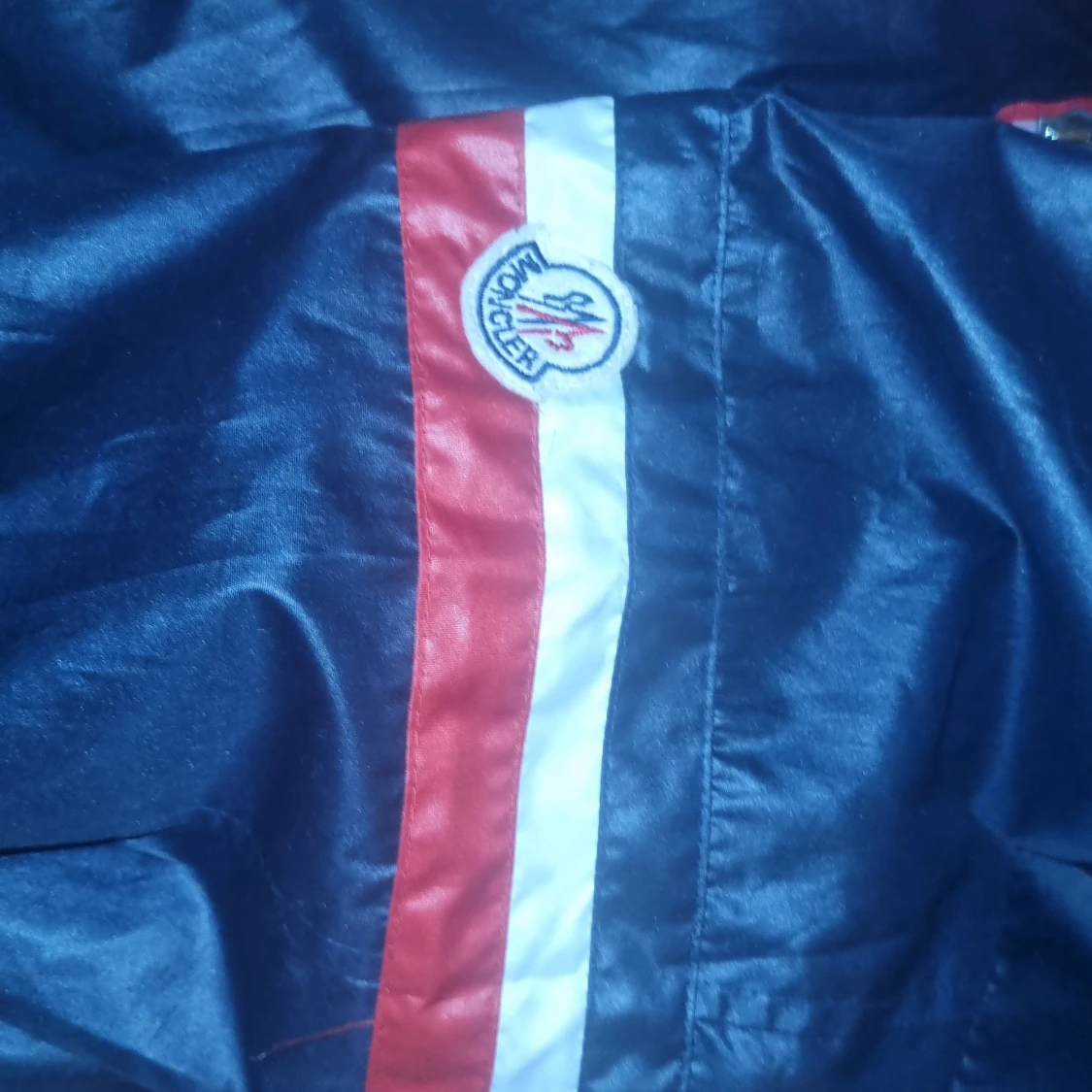 Moncler jacka i rött och svart - 3