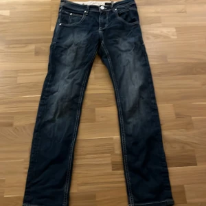 Gabba jeans - Gabba jeans i storlek 29/32 Straight jeans. Skriv om ni har några frågor.