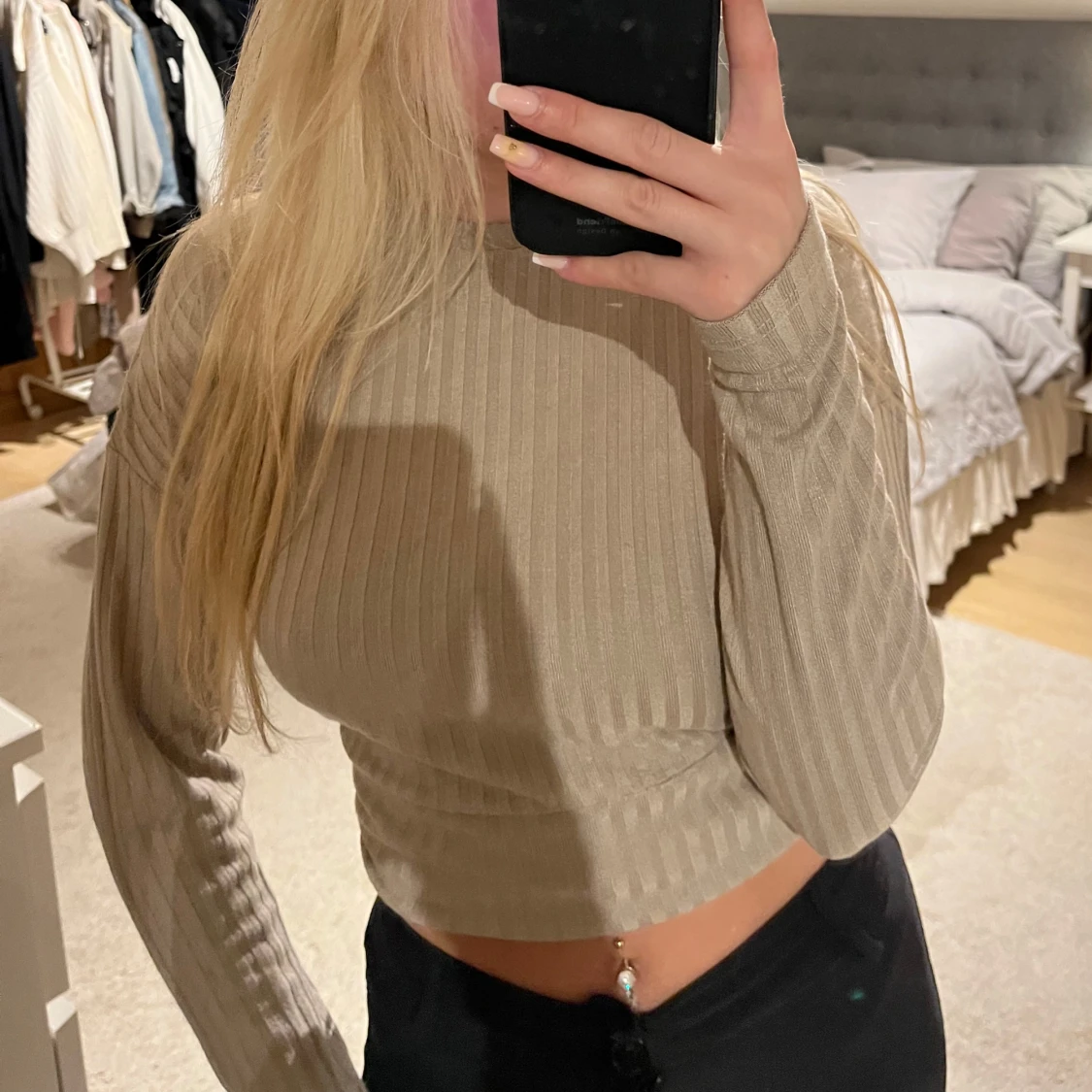 Beige ribbad långärmad topp - 1