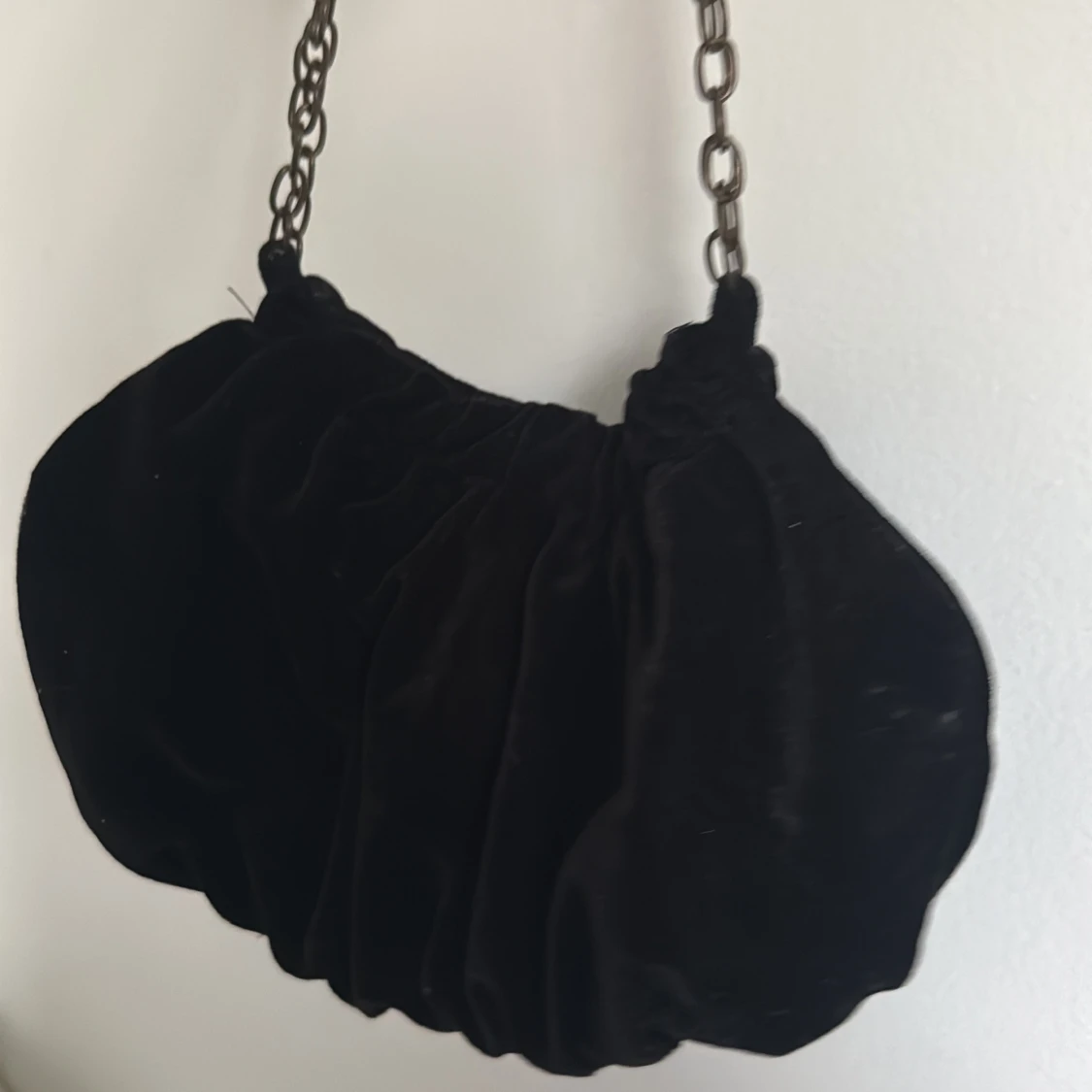 Svart sammet väska - 1