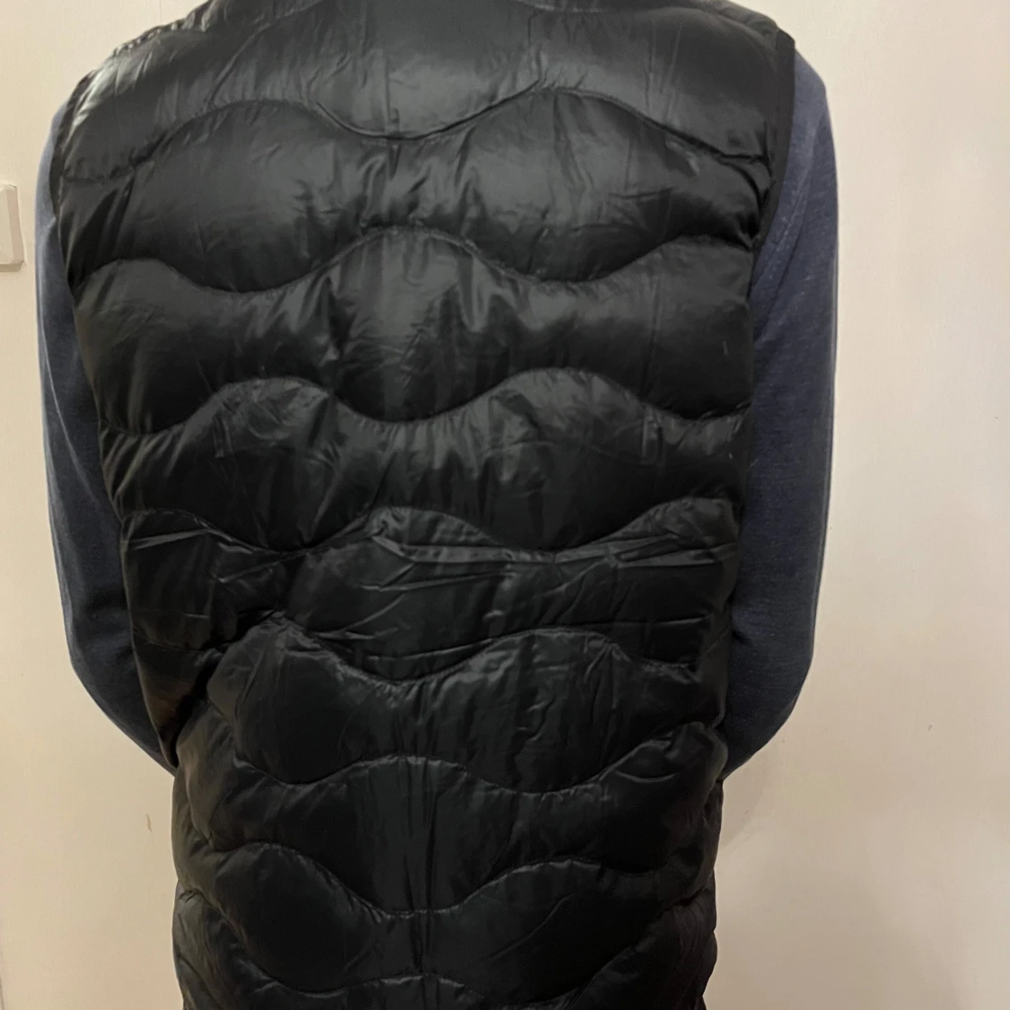 Svart dunväst från Peak Performance - 1