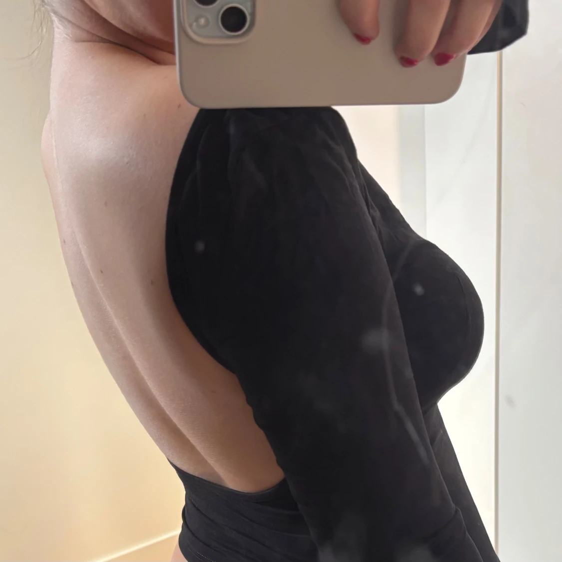 Svart rygglös topp från Alobha - 1