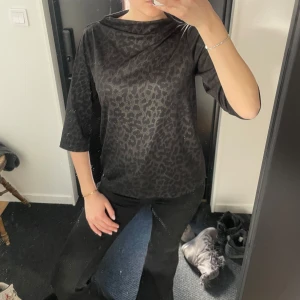 Leopard blus - Vacker glitter, leopard blus!!🥰💞