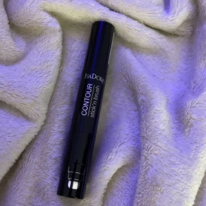 Isadora contour stick - Knappt använd, innehåller spf 30. Färgen är 34 dark almound
