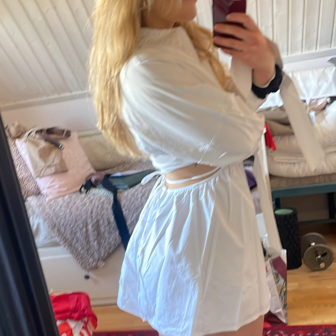 Vit kortklänning med knyt - 2