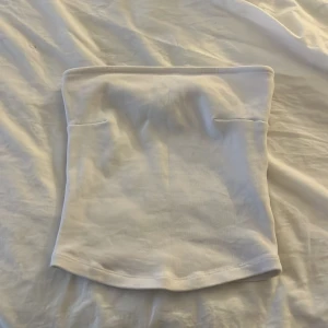 Vit ribbad tubtopp - Vit tub topp från Gina Tricot 