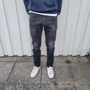 Replay Anbass jeans  - Replay jeans - Modell: Anbass - Storlek: W31/L30 - skick: 9/10 - Nypris runt 2000kr